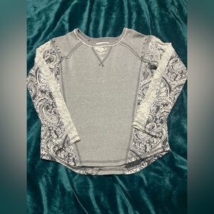 Miss Me Gray and White Paisley Long Sleeve Top